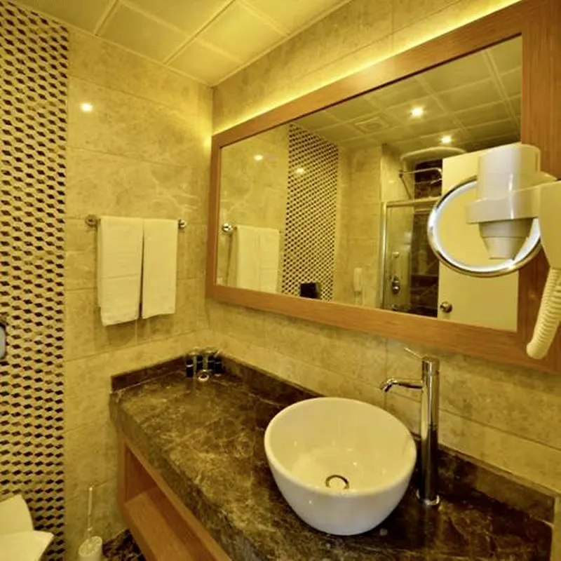 Dolphin Family Hotel 안탈리아