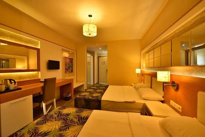 ***  Dolphin Family Hotel 안탈리아 터키